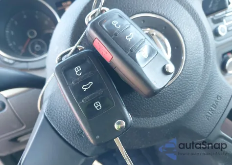 2014 Volkswagen Golf 2.5L z USA, uszkodzony, nr VIN WVWDB7AJ0EW010656